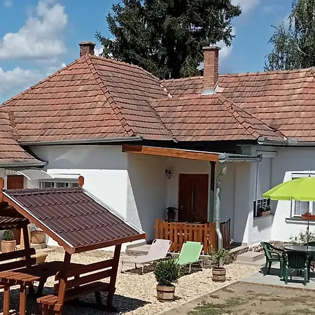 Zsoka Mama Kuckoja Pensión